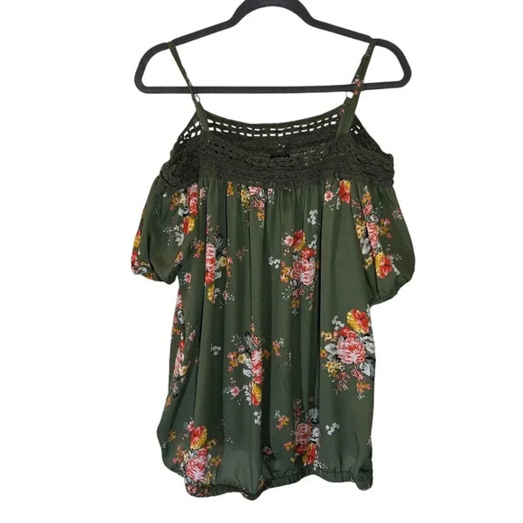 Torrid Olive Green Blouse Size 3 Crochet Neckline Floral Pattern Cold Shoulder - Picture 1 of 8